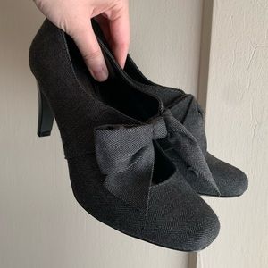 Vintage Style Heels w/ Bow